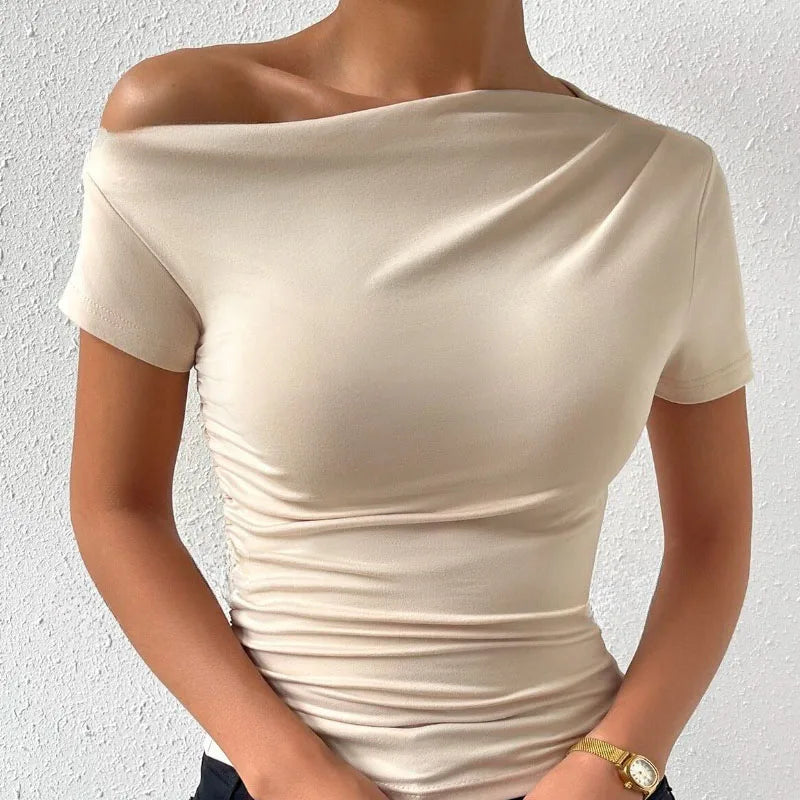 Blusa de manga curta que cobre um ombro